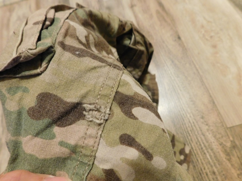US ARMY MULTICAM FLAME RESISTANT TOP COAT SIZE MEDIUM - REG