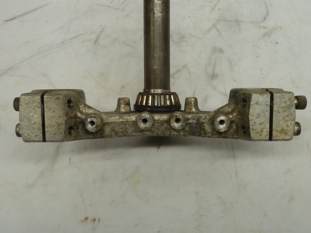Yamaha VMX 1200 Vmax E reg lower yoke.