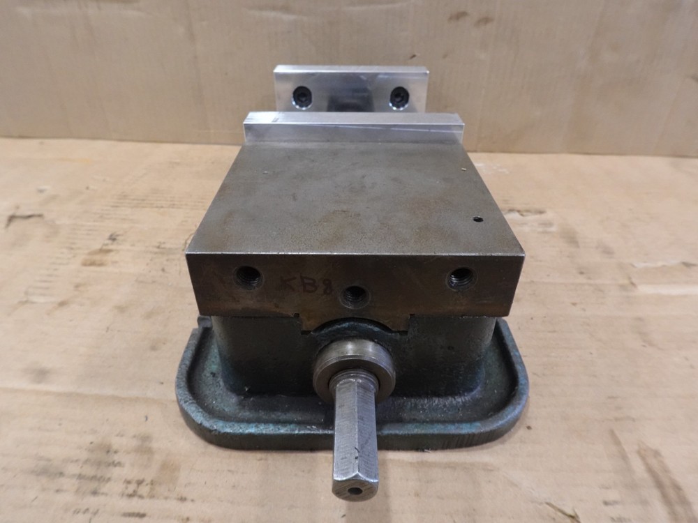 Kurt D60 AngLock 6" Milling Machine Vise KB8