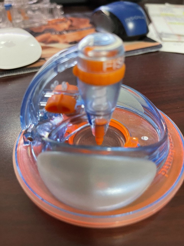 FISKARS ULTRA SHAPE XPRESS USED INCLUDES 1 BLADE