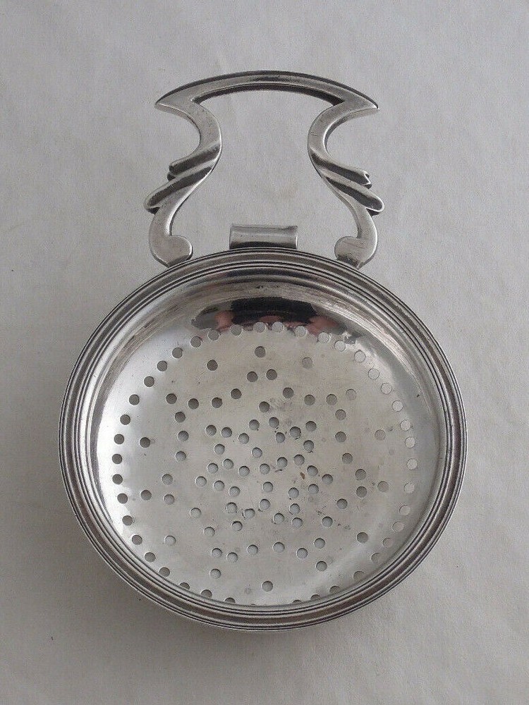 ROBERT GRAY STERLING SILVER LEMON STRAINER SCOTTISH