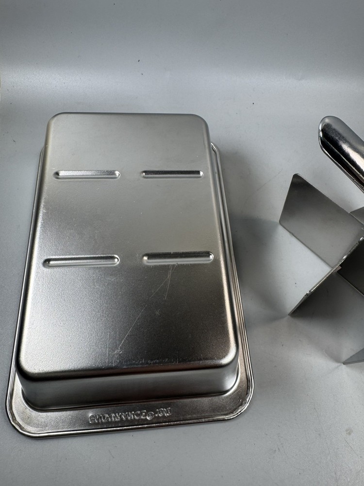Endurance 18/8 Stainless Steel Ice Bin Insert w/ Divider & Handle