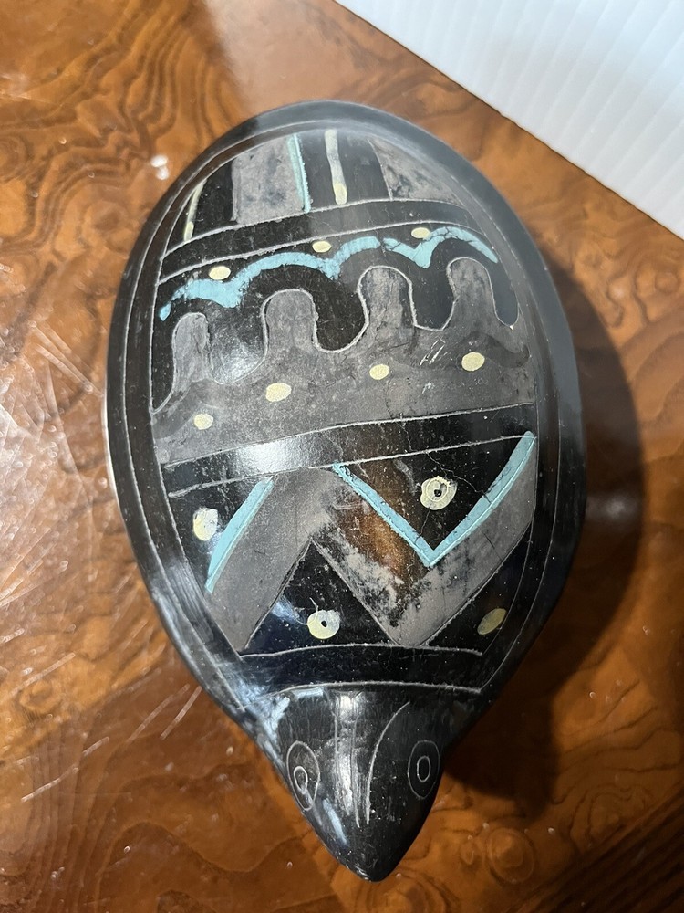 2 Aztec ceramic turtle and vase