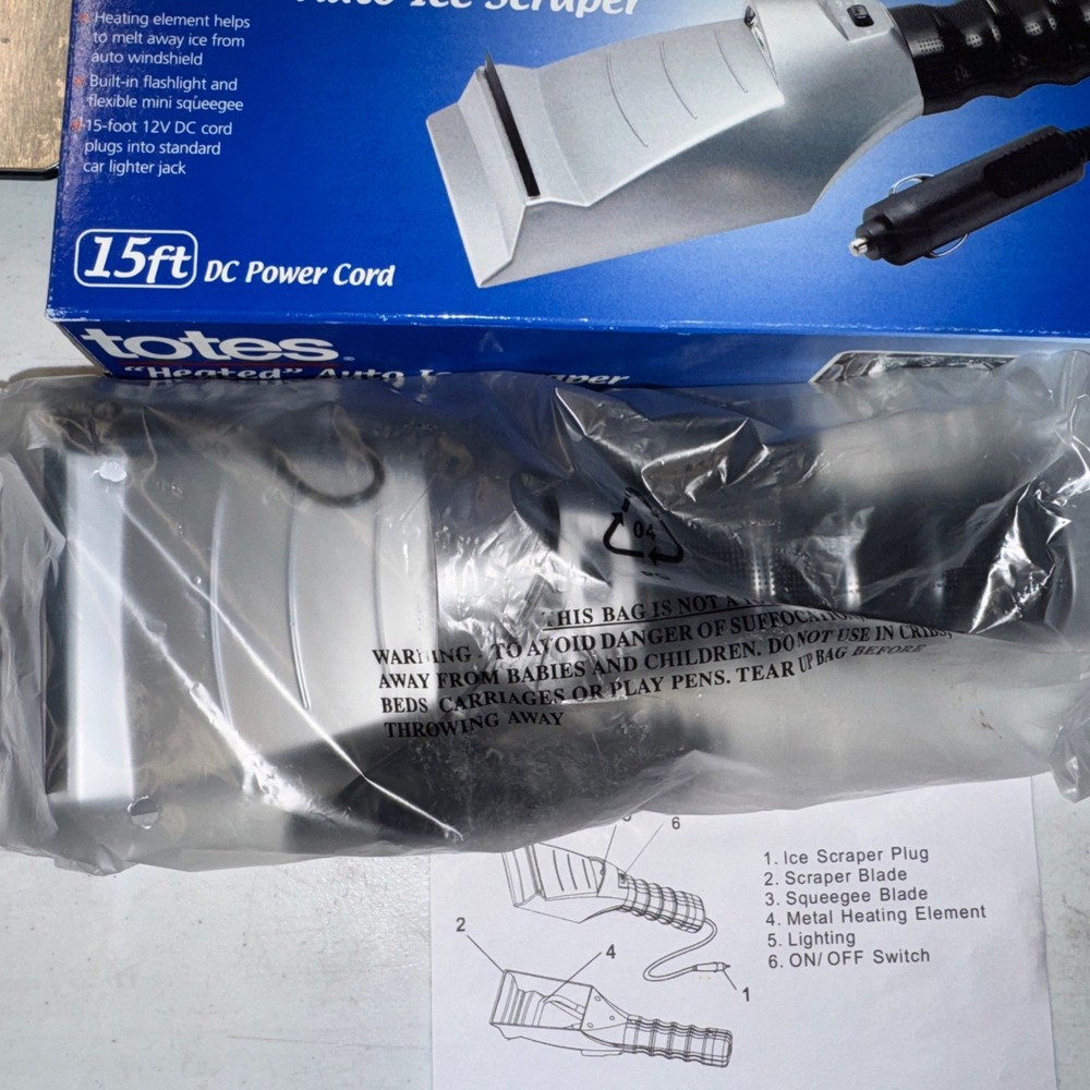 Totes Heated Auto Ice Scraper & Squeege 15 Ft 12 V DC New