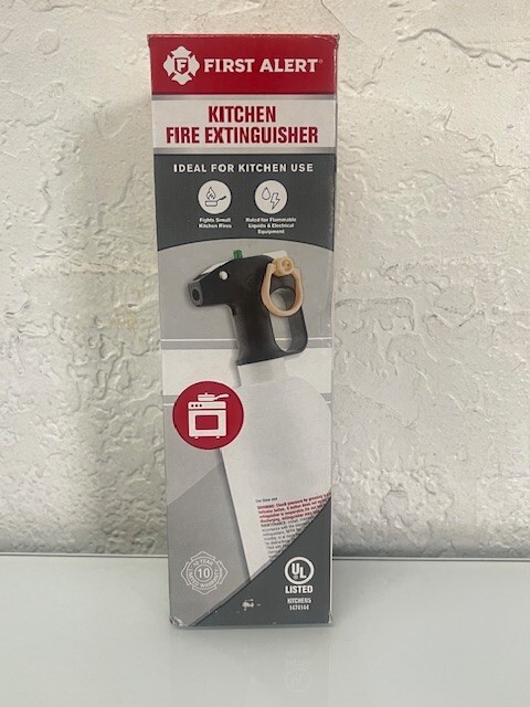 First Alert Kitchen Fire Extinguisher, Ideal For Kitchen Use - 1474144