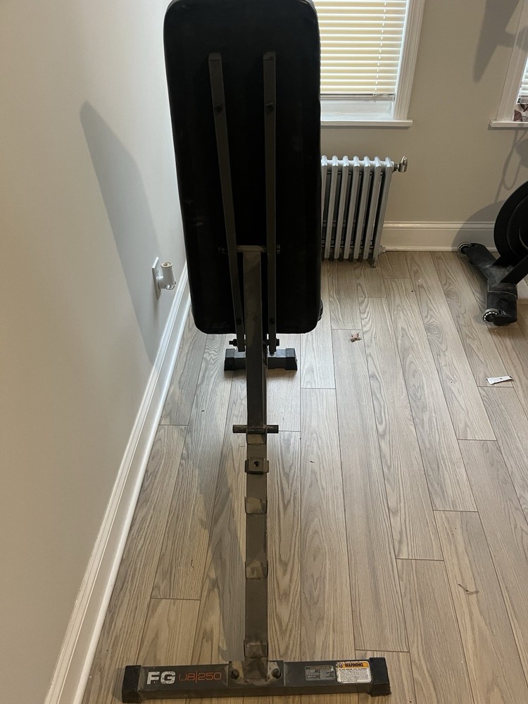 Peloton Bike & Adjustable Bench