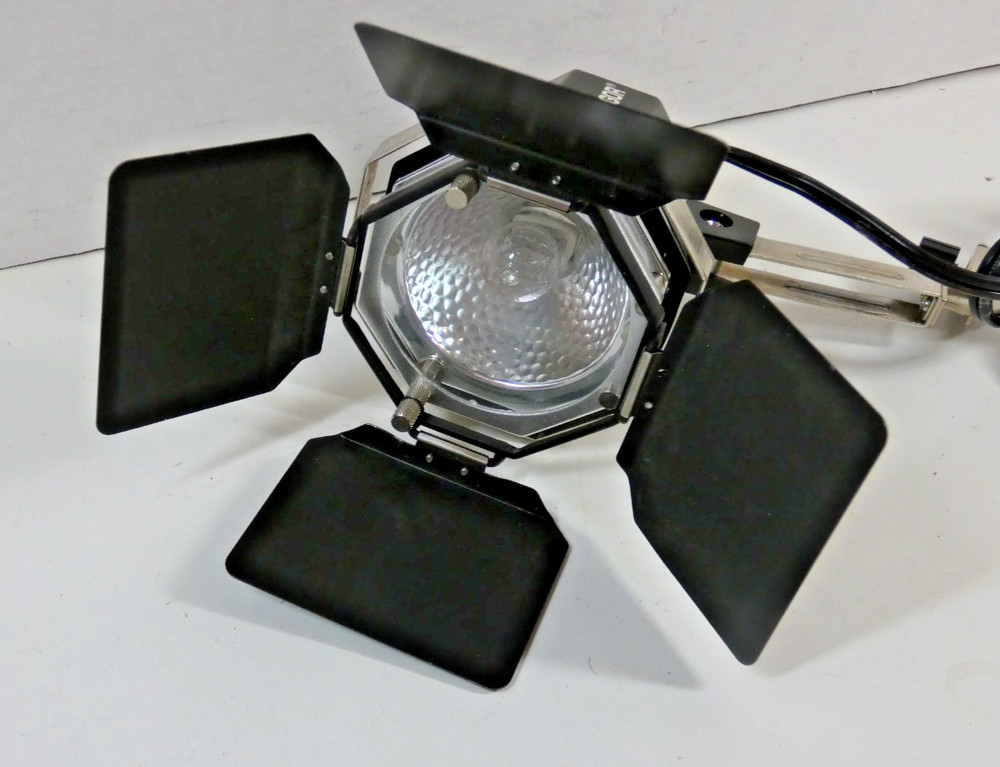 SOLIGOR AC-DC Video Quartz Light Universal Lamp Two Level Brightness Tested