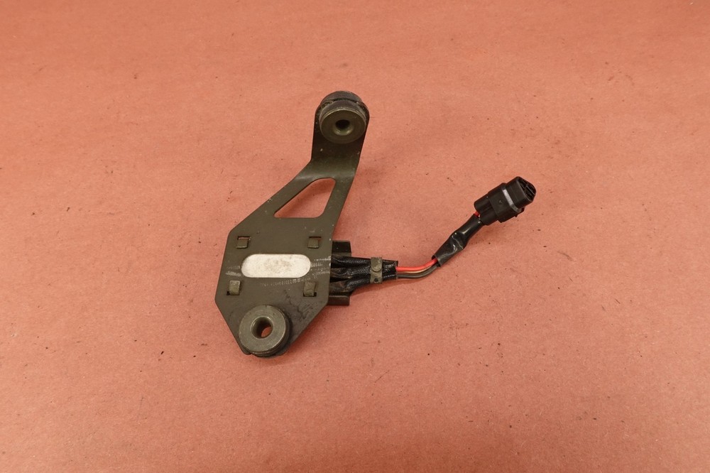 2003 - 2008 Suzuki SV650 Rear Voltage Resistor Sensor