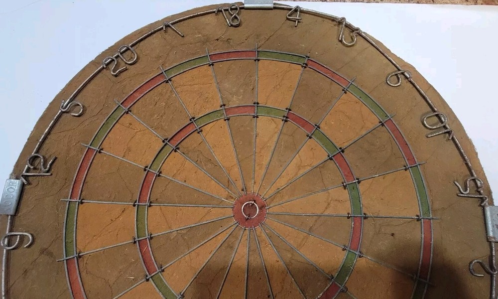 Vintage Nodor Bristle Dart Board 18"