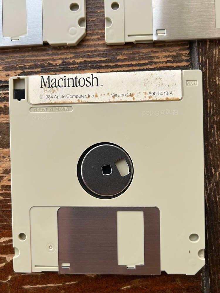 Apple Macintosh MacProject M0525. Vintage Apple software 1984 year