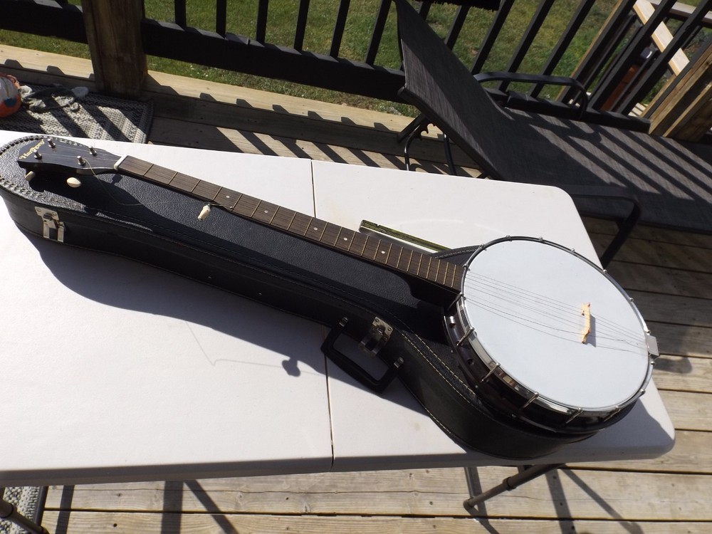 Vintage 1960's Harmony Banjo  5 string w/ case