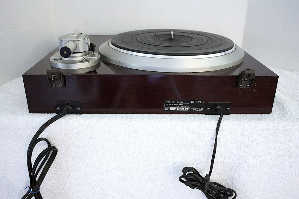 DENON DP-62L TURNTABLE - PLINTH DAMAGE
