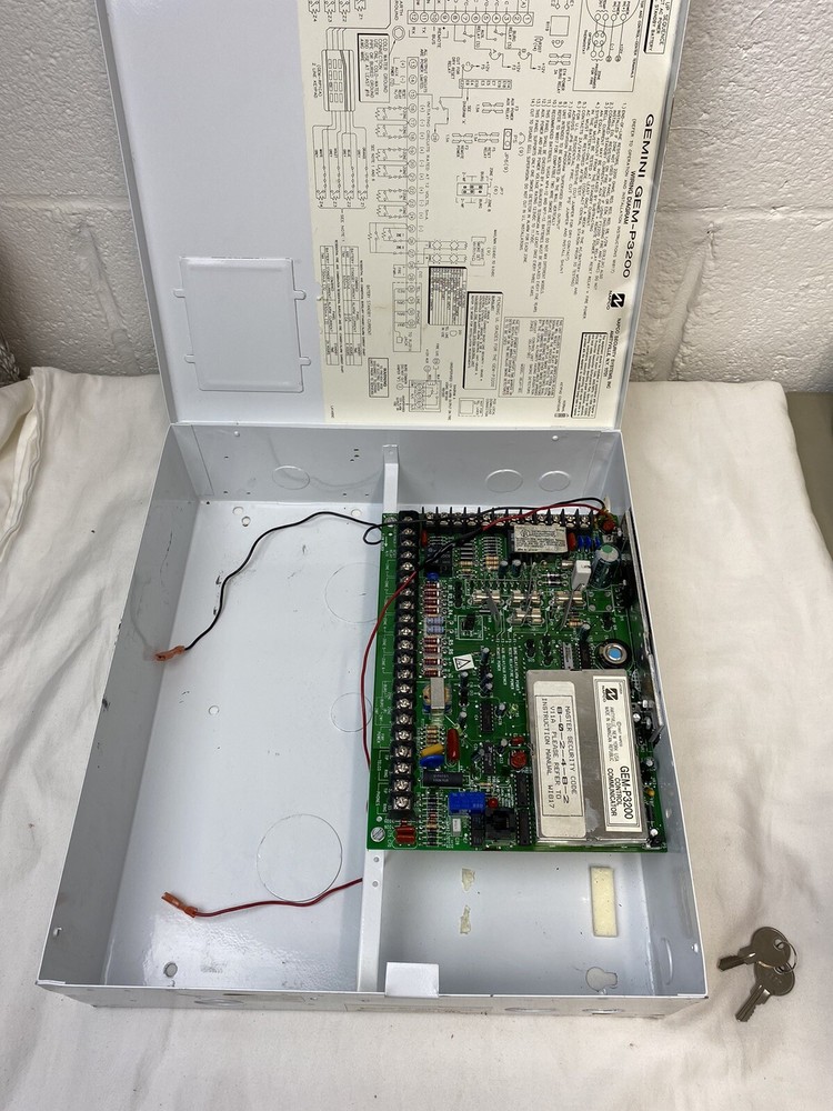 Napco Gemini GEM-P3200 Control Communicator Circuit Board Communicator W Box Key