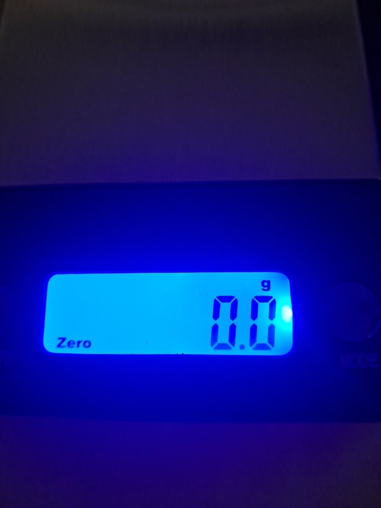 Portable Digital Scale With Calulator 36oz max Compact Nice Tested