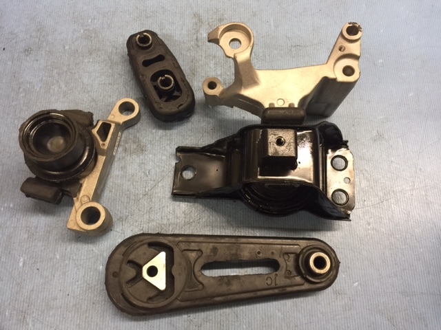 Motor & Automatic CVT Trans Mount Set 4PCS for 2007-2012 Nissan Sentra 2.0L