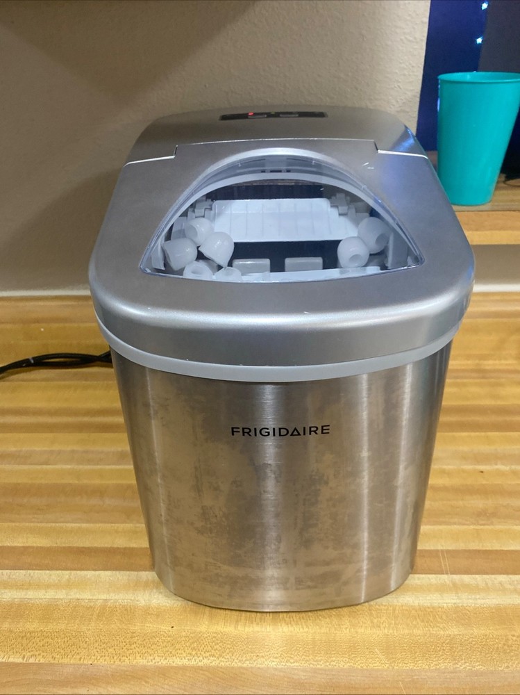 Frigidaire EFIC117-SS Countertop Ice Maker