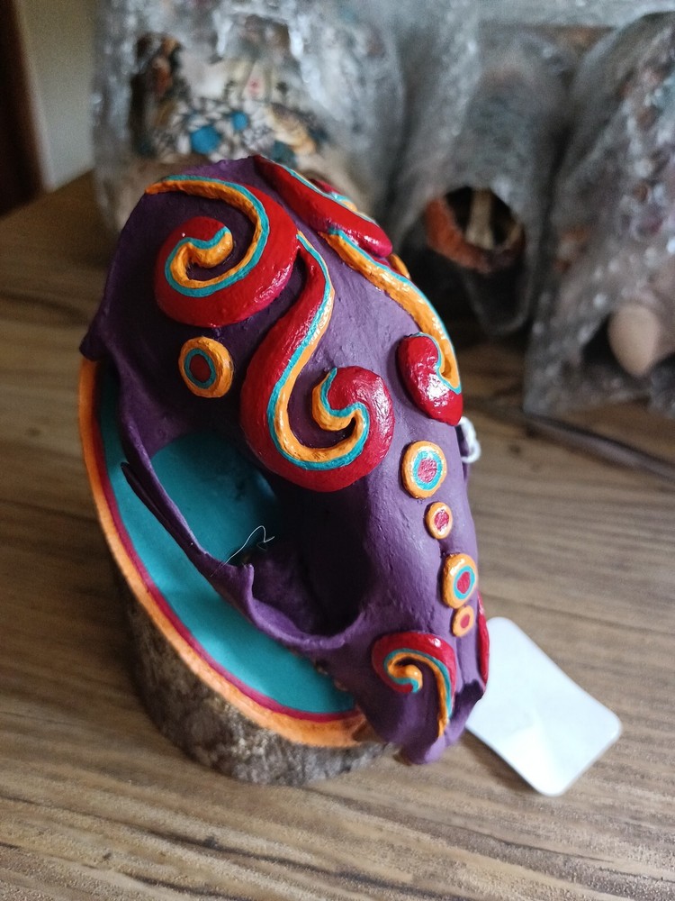 Skull On Wood (box 4)