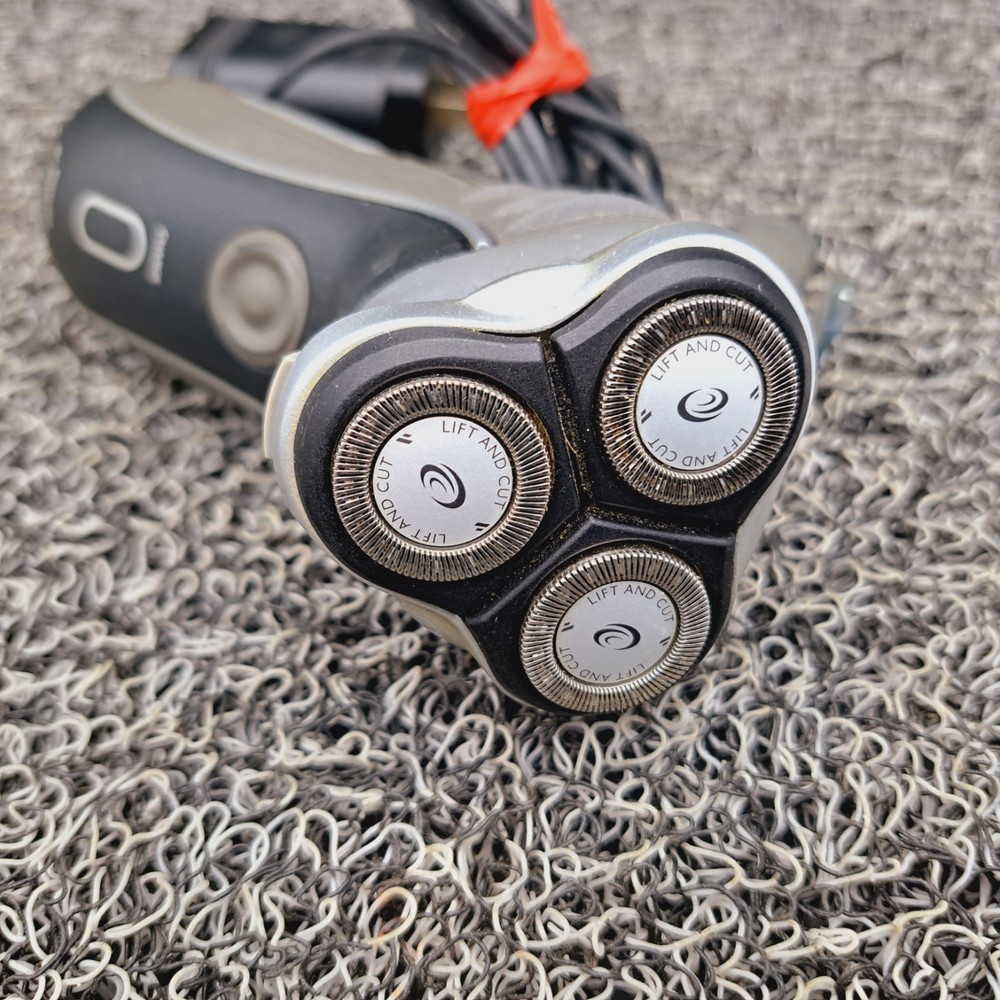 Norelco 7315XL Tripleheader. Cordless Razor, Washable.