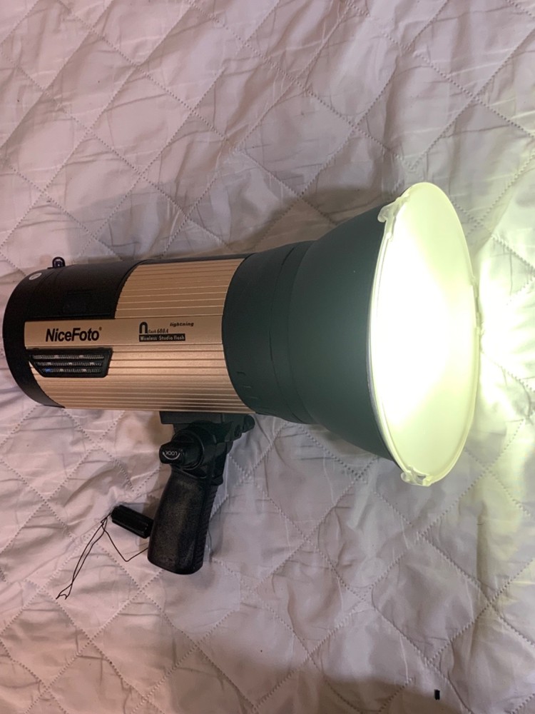 Nicefoto n flash 680a wireless studio flash. Used. Wireless trigger included