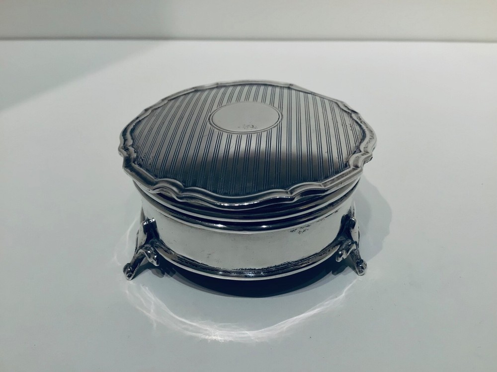 Nice Solid Sterling Silver Footed Jewellery Trinket Box 1922