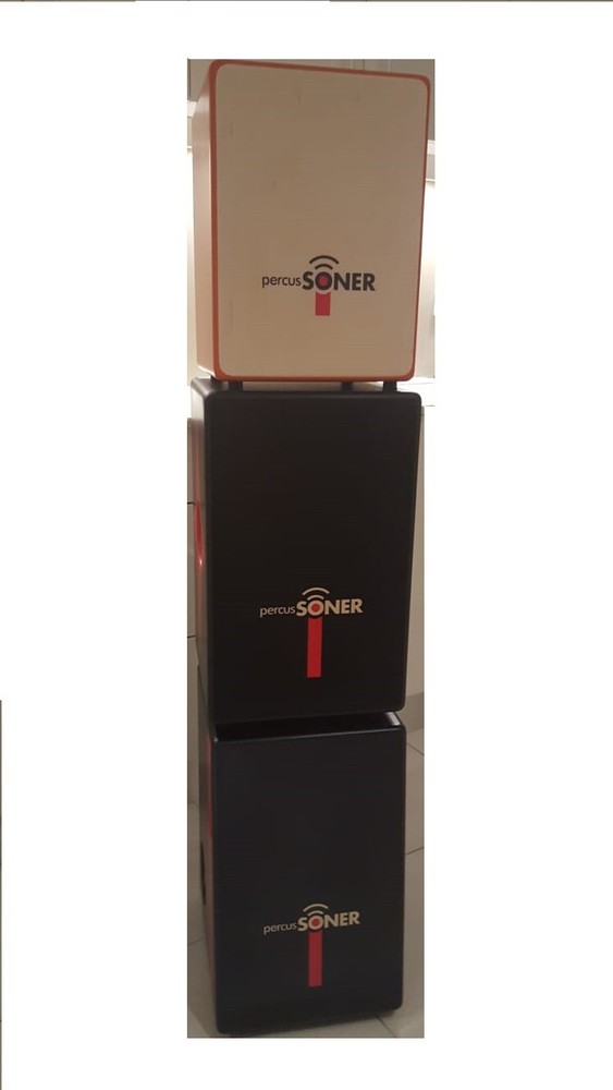 CLASSIC MODEL Percussioner Cajon with Internal 2 X 20 Snares