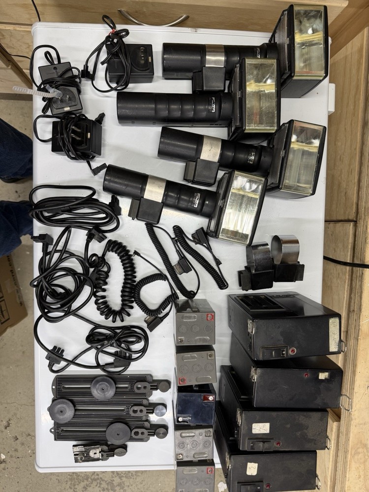 METZ Mecablitz 60 CT-1 Flash Lot. See Description