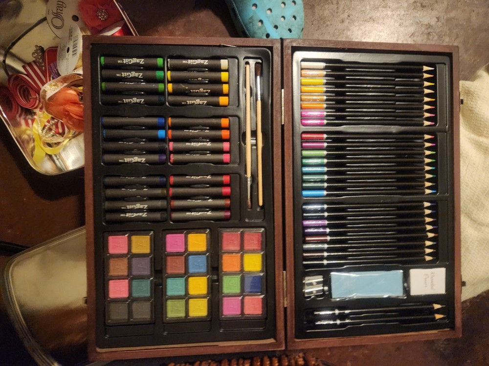 ZagGit Deluxe 143 Pieces With Case