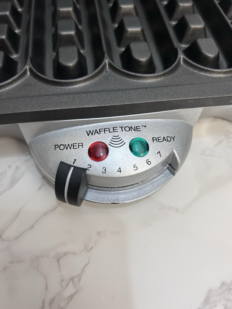 Villaware Uno Stick Waffler Maker Model C-2008 Square Chrome