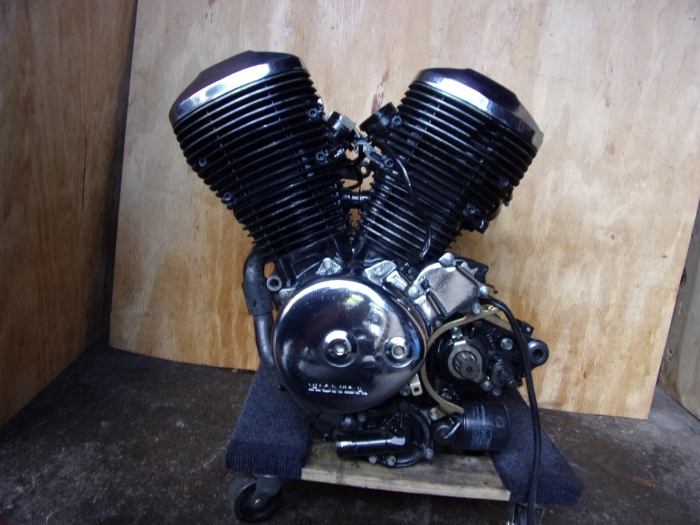844 A HONDA SHADOW ACE 750 2001 ENGINE Q 174R