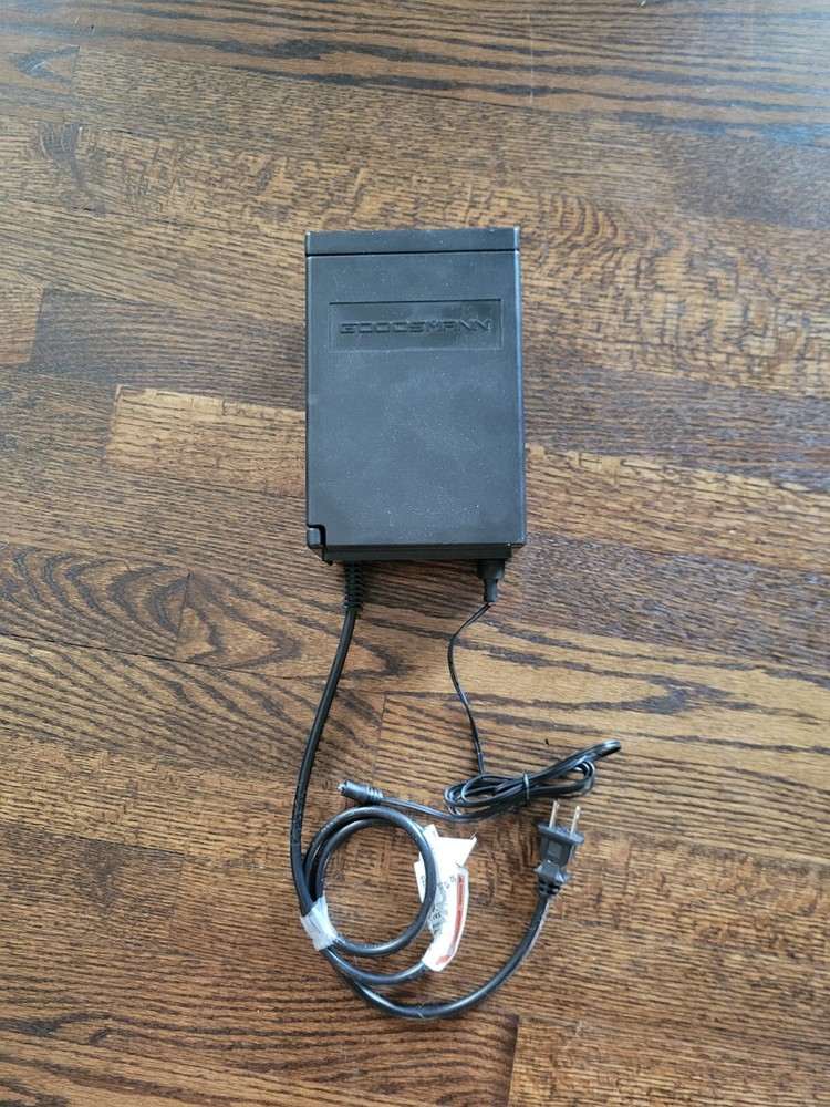 GOODSMANN Low Voltage Transformer 200 Watt with Timer, Photo Eye Sensor