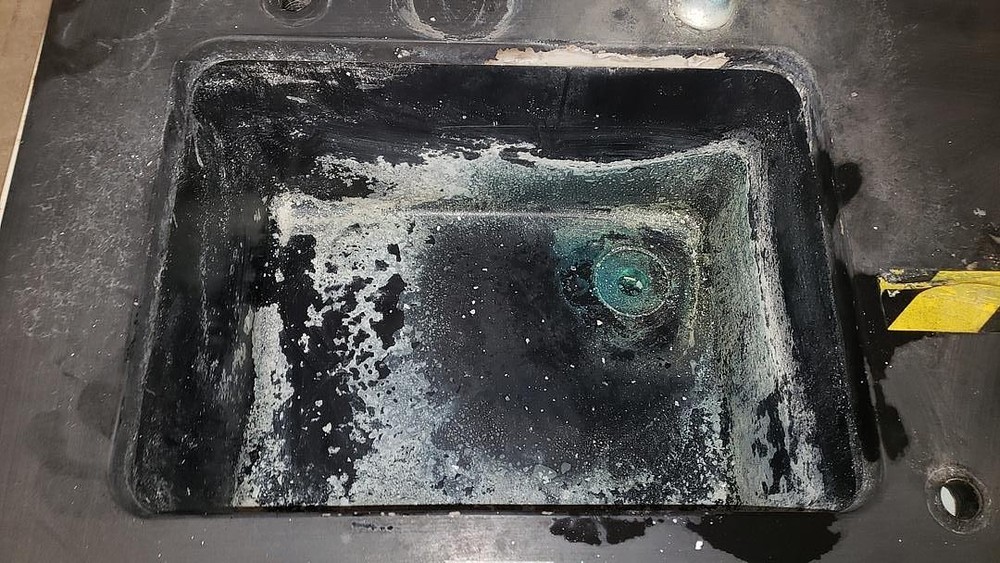 69" St Charles Black Epoxy Sink Bundle(S6LLST7253)