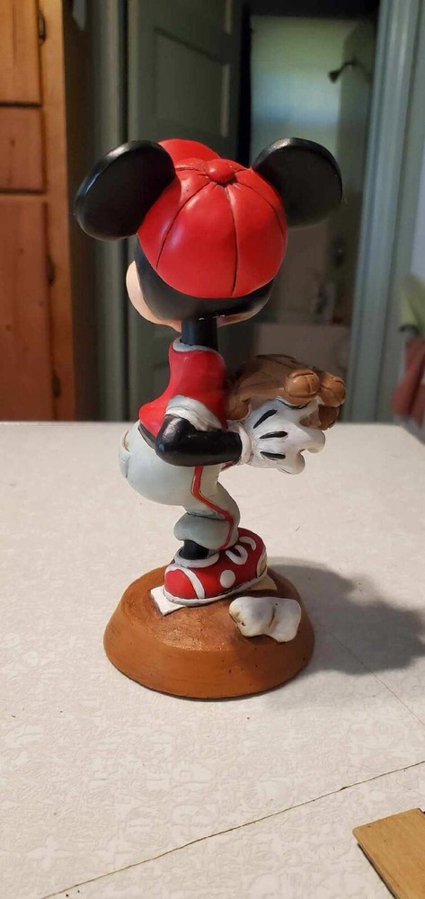 Disney World Mickey Mouse Baseball Pitcher Bobblehead 8 1/2" Tall