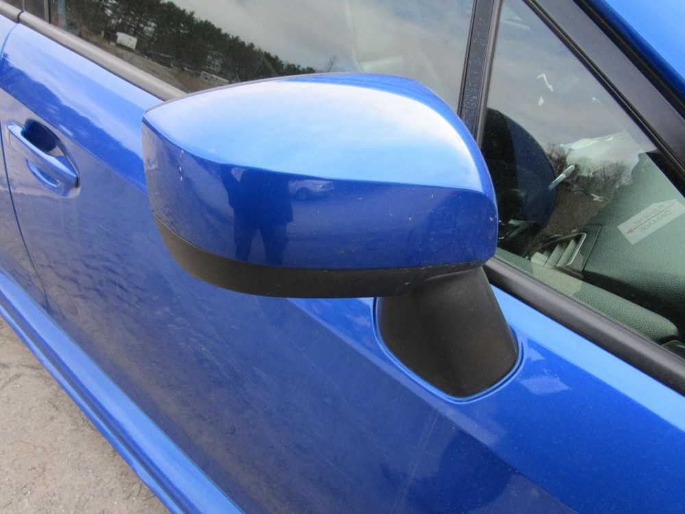 V60 2015 Glove Box 1100904