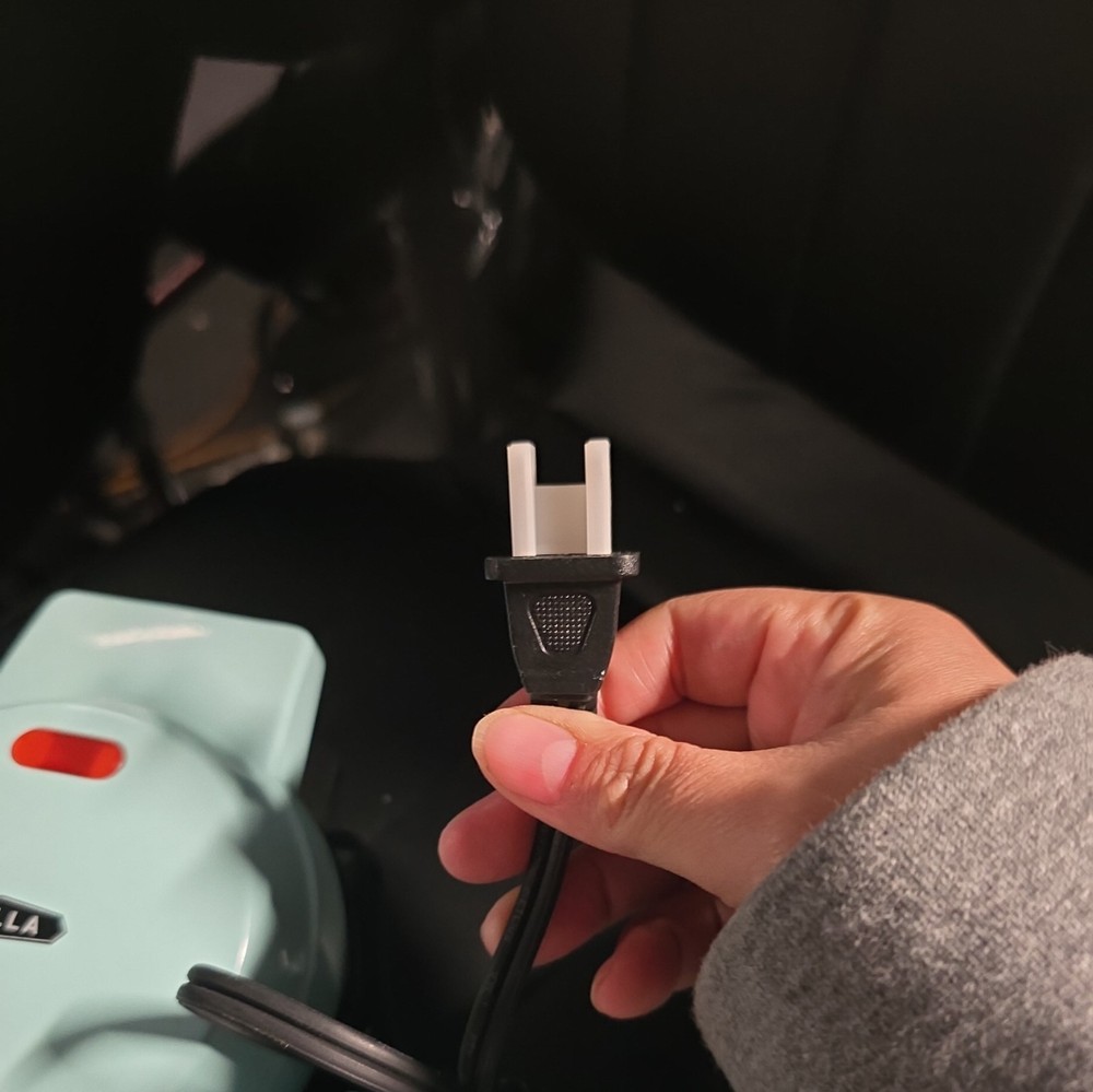 Bella Mini Donut Maker Non-Stick Easy Clean Compact Design Makes 3 Mini Donuts