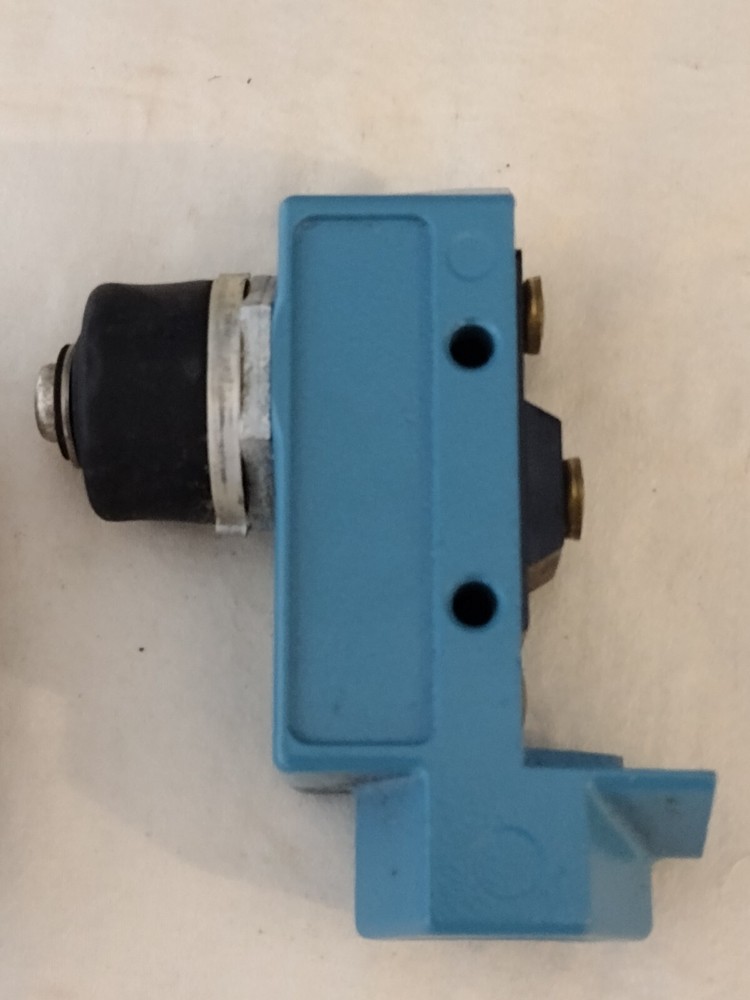 Honeywell BZE6-2RN Micro Switch