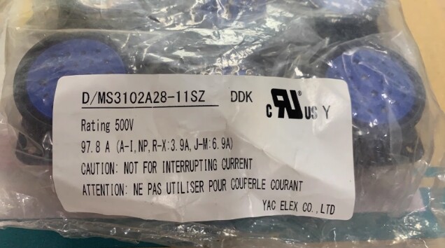 1PCS NEW FIT FOR Plug socket connector D/MS3102A28-11SZ