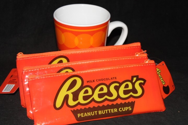 Hershey Reese's Peanut Butter Cup Ceramic Tea Coffee Mug Cup Soft Zip Cases