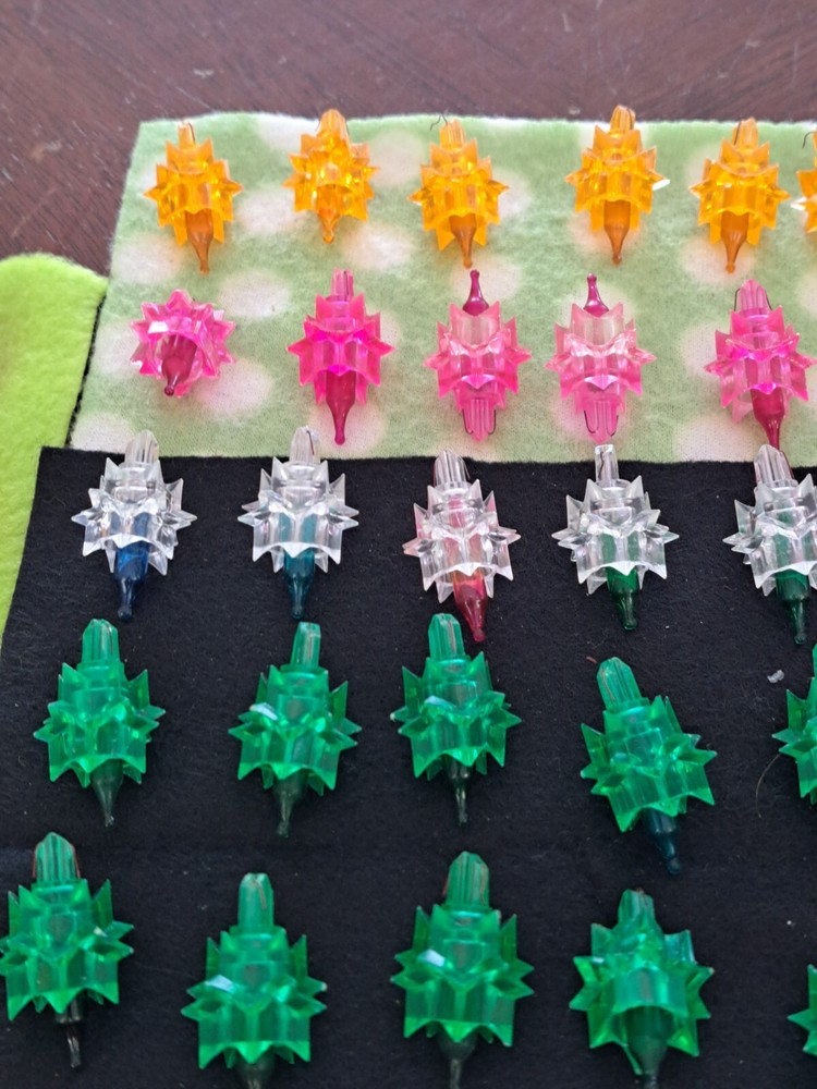 Christmas Multicolor 82 Plastic Atomic Starburst Design Replacement Light Bulbs