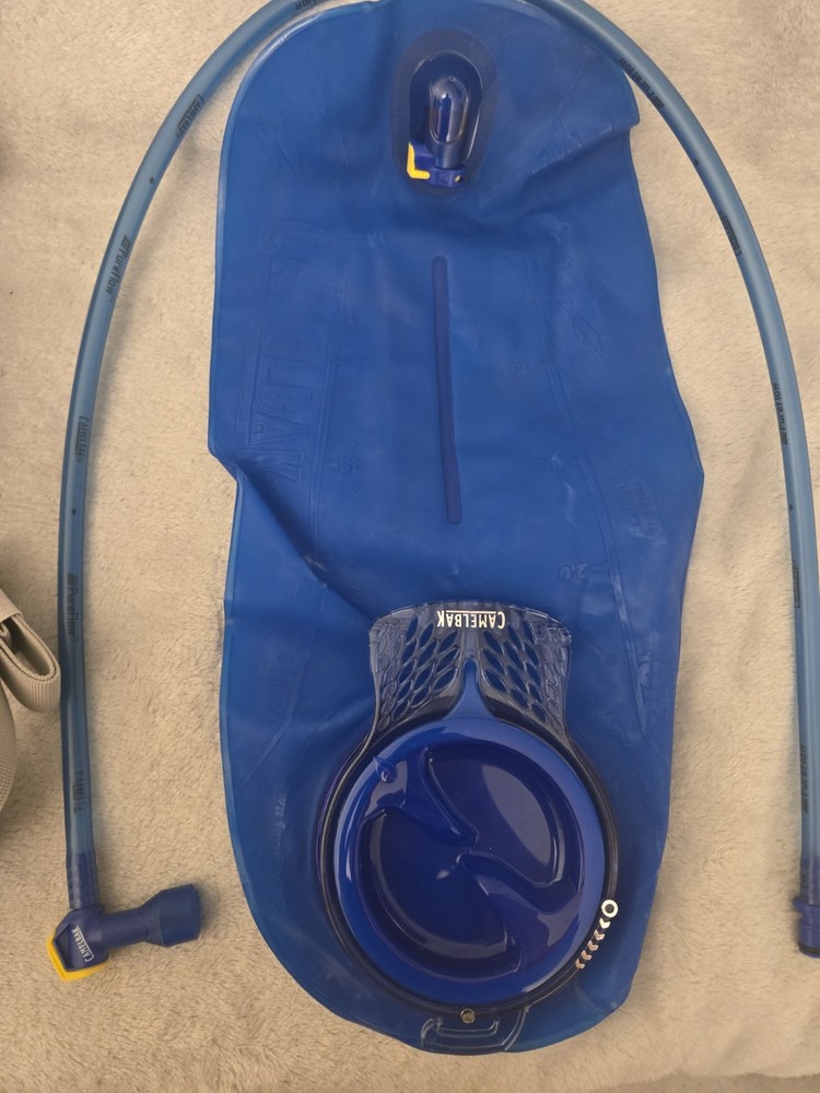 Camelbak Hydration Pack Green w/1-100 oz Bladder