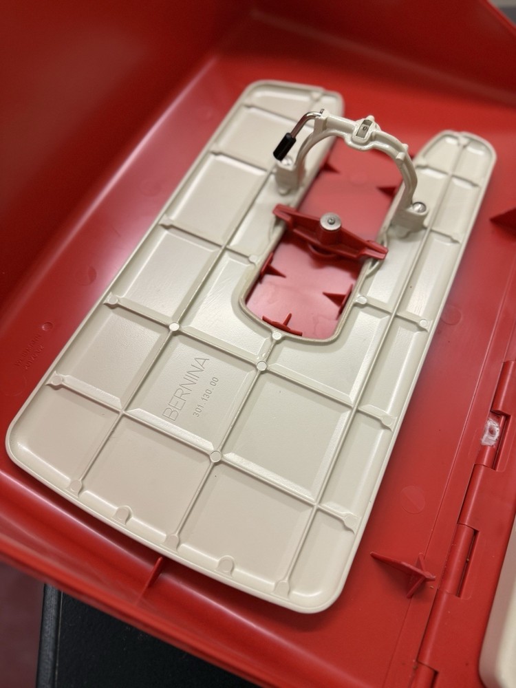 Bernina 830 Record Sewing Machine with Everything Pictured - WORKS