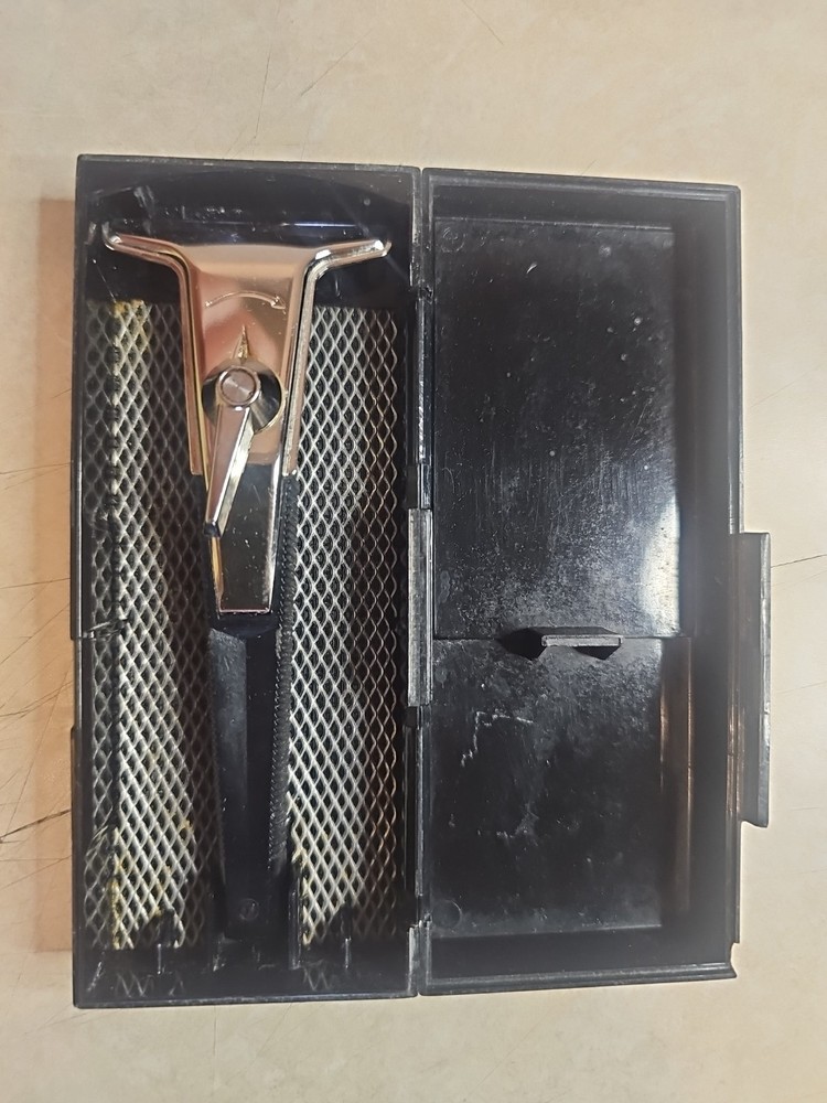 VTG 1960's Gillette Techmatic Adjustable Razor & Case