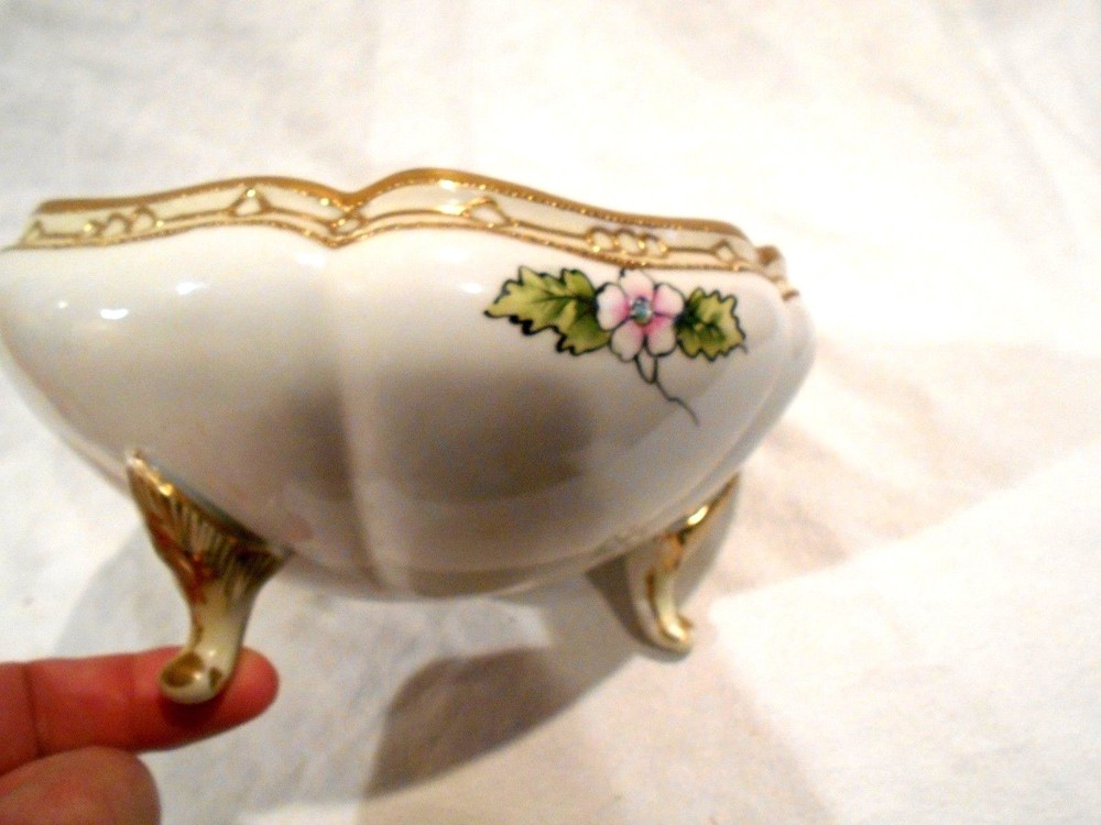 Nippon Porcelain 7 1/2 3-footed bowl