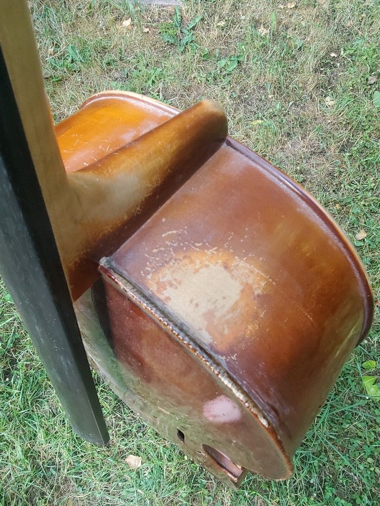 old Cello, needs repair!