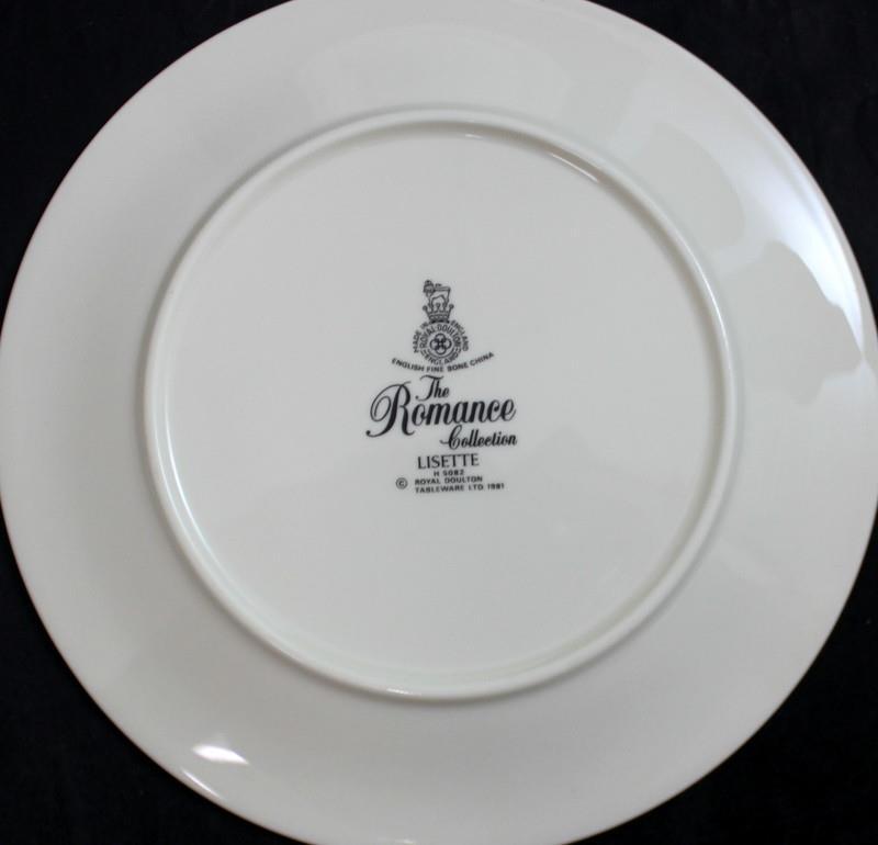Royal Doulton Lisette 5 Piece Place Setting H5082