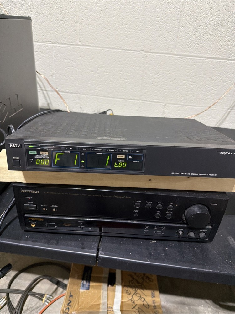 Realistic Satellite Receiver SR 2012 Powers On Vintage Rare Tech