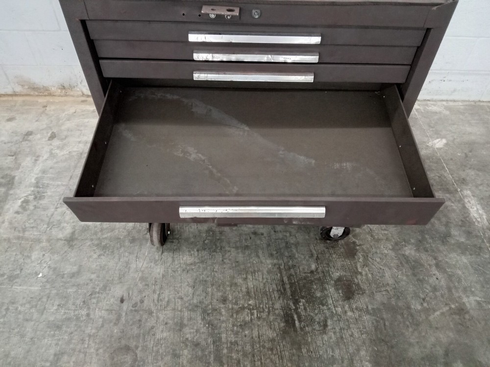 MEKENS 8 DRAWER ROLL AROUND TOOL BOX ***NO KEY***