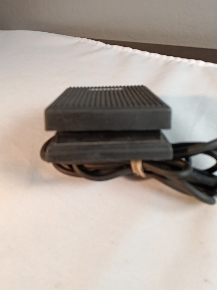 StudioLogic PS-100 Keyboard Foot Switch