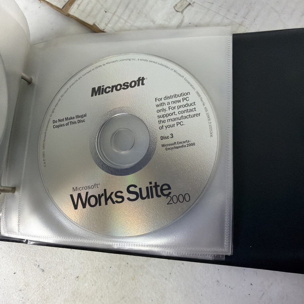 Microsoft Works Suite 2000 - Complete 7 Disc PC CD-ROM & Gateway Library Set