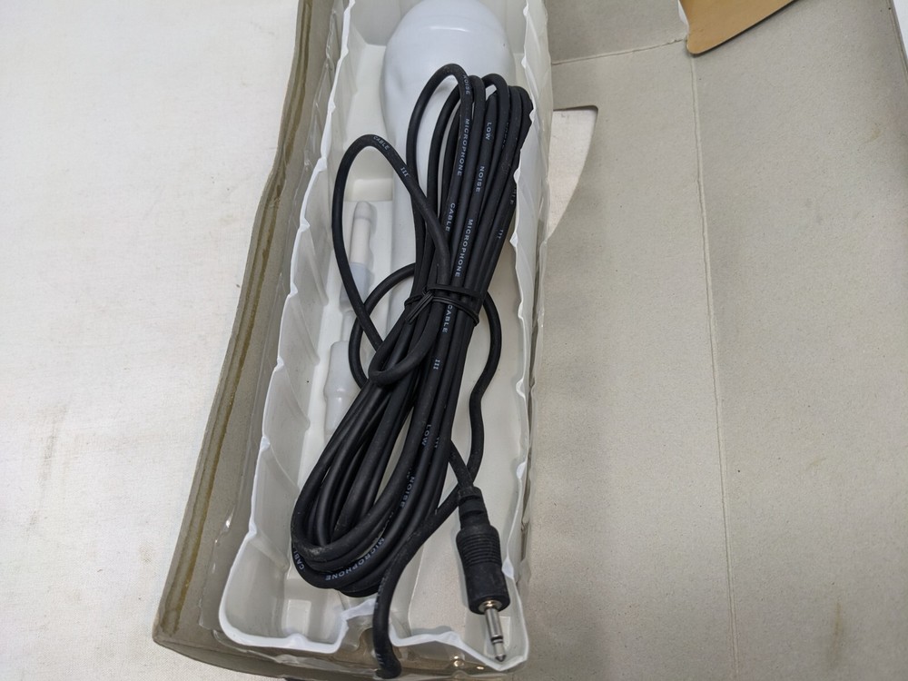 BRAND NEW! Samson Karaoke Dynamic Microphone M5 (85)