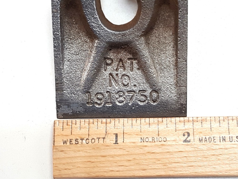 2608 Stanley Bailey No. 4; Lever Cap, Post